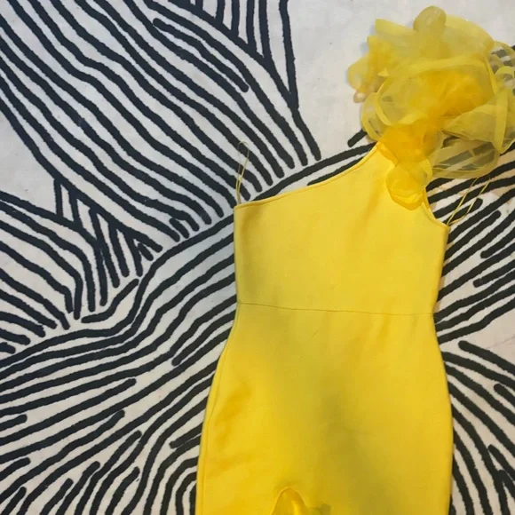 Fashion Nova Sunny Yellow Dress - Picture 3 of 5